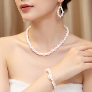 Mother of pearl Jewelry Set -  Necklace, Bracelet & Earrings Vintage NWOT